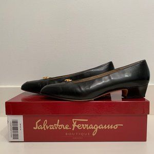 Vintage Ferragamo Black Nero Suede Calf Skin Pump